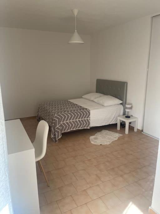 Appartement A 100 M De La Gare Port-de-Bouc Luaran gambar